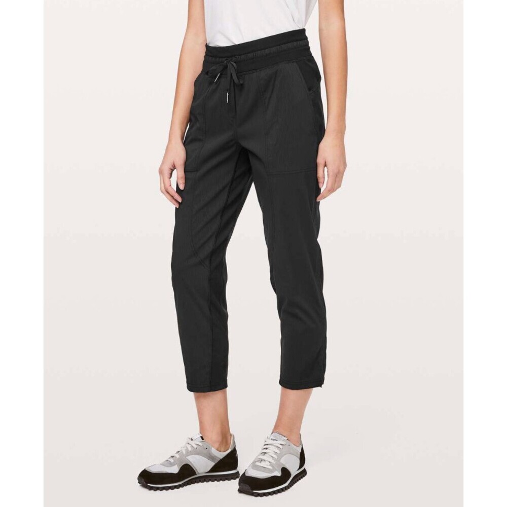 Lululemon Dance Studio Crop *25" Black Size 8
